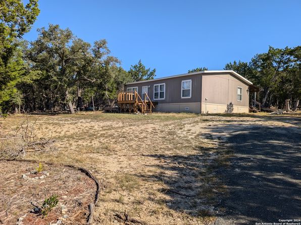 343 LIVE OAK TRL, Tarpley, TX 78883