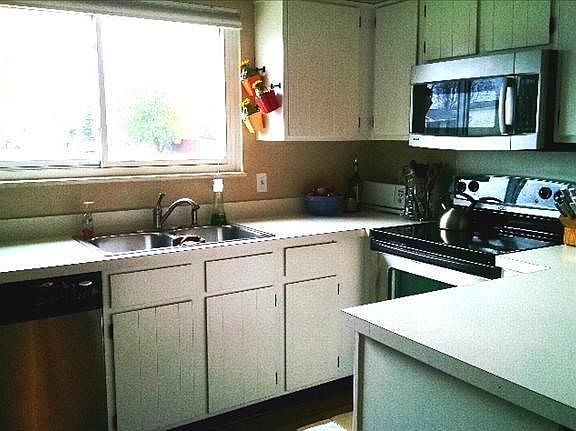5th image of 9385 Elaine Dr