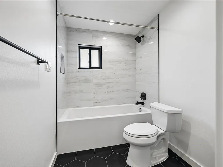 12510 Mooreknoll Ln — Photo 26