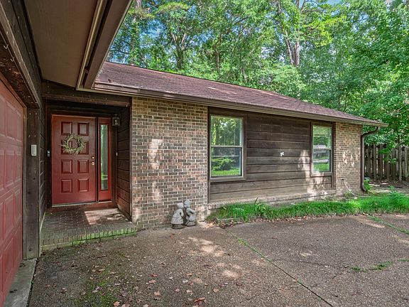 5th image of 724 Red Fern Rd