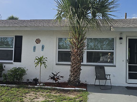 4th image of 12048 Henley Ave #B