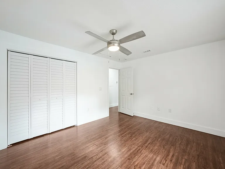Gandy Parkside Apartments — Photo 28