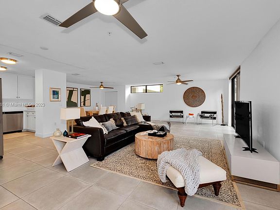 5th image of 720 Coral Way APT 1F