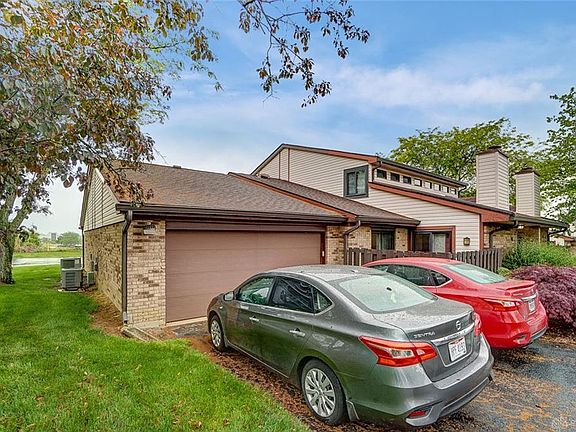 3rd image of 9585 Villa Way