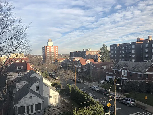 Rented by Contact Realty | media 6