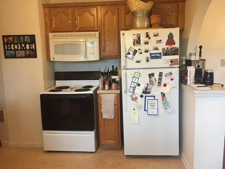 Stove n fridge