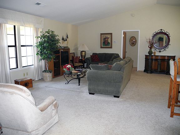 3rd image of 2790 Waverly Dr