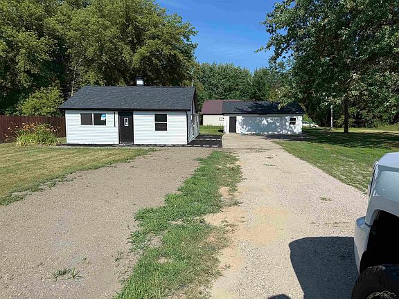 2nd image of 9095 East Rd