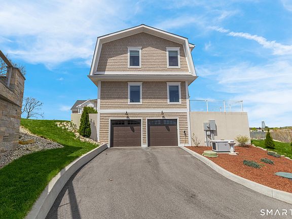 4th image of 29 Dubois Drive #29