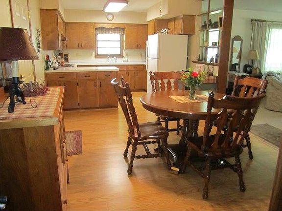 5th image of 2536 Del Monte Ave