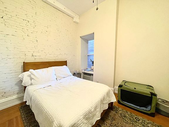 3rd image of 128 S 22nd St APT 2F