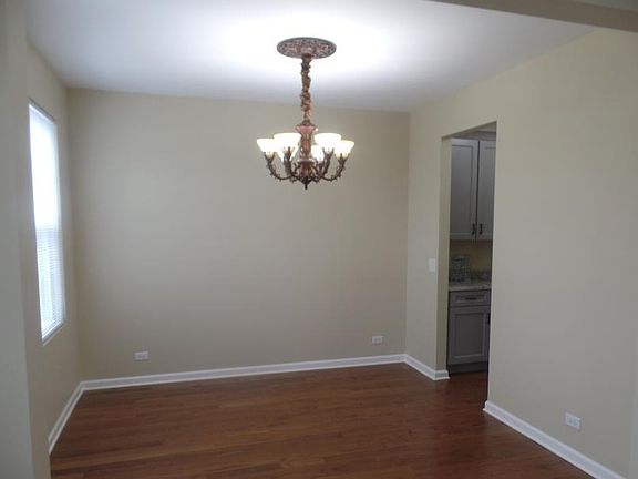 3rd image of 11335 Middletown Ln