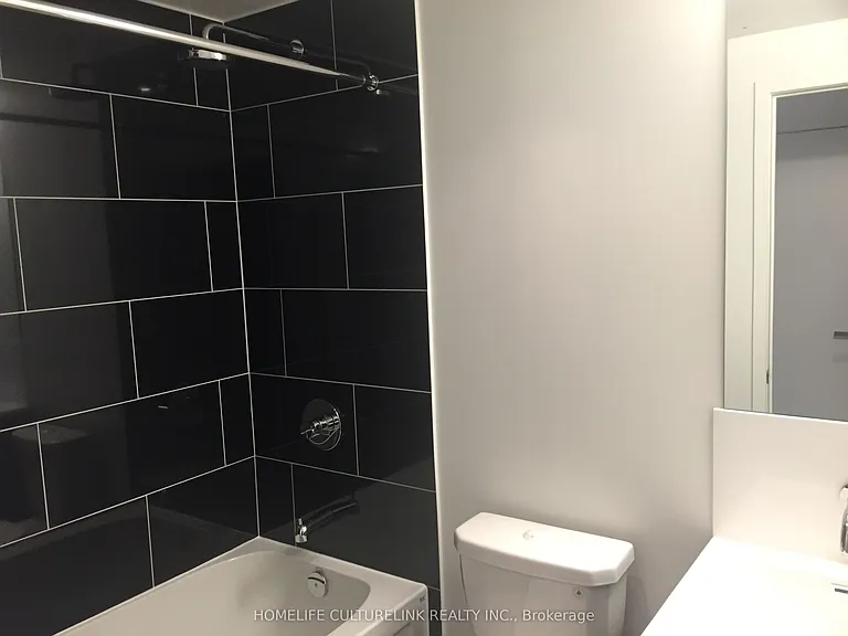 100 Harbour St #3908 — Photo 4