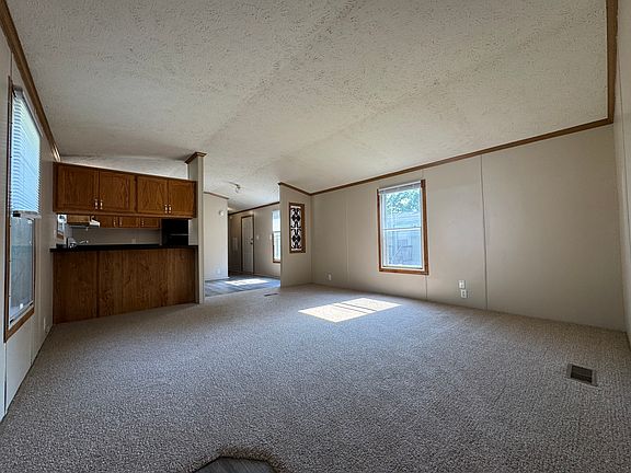 3rd image of 49 Brookside Mnr #49