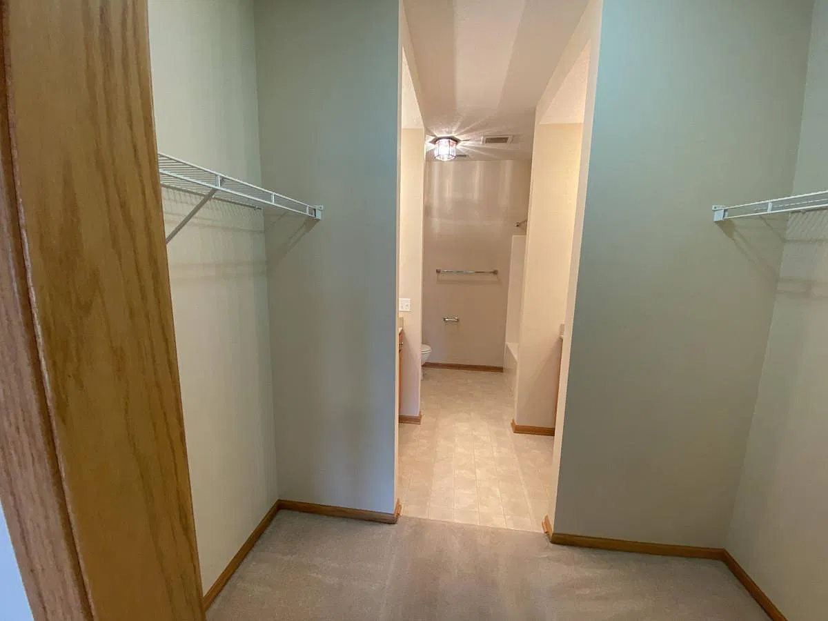 2 bed, 1111 sqft, $1,240 — Photo 3
