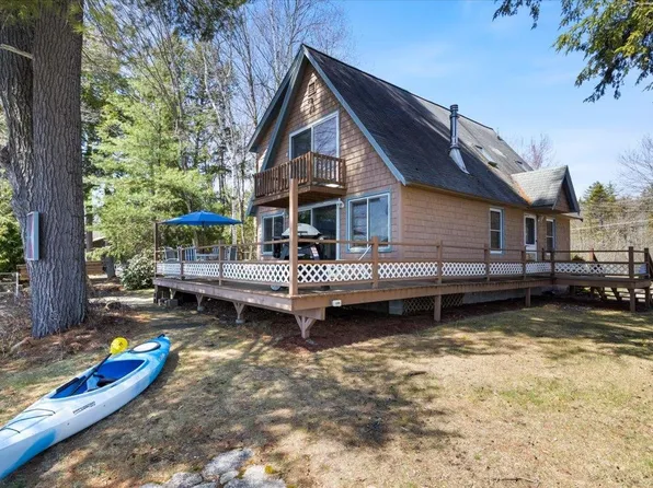 39 Lake Shore Drive, Effingham, NH 03882