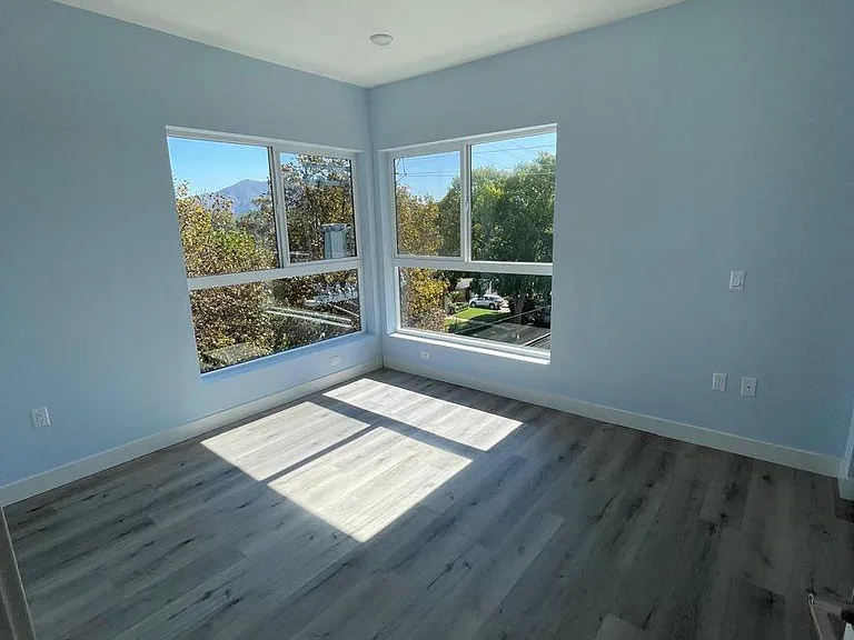 10739 Kling St #301 — Photo 4