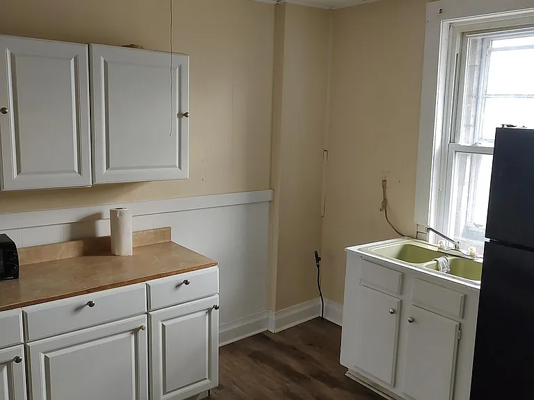 105 W Main St #2 — Photo 3