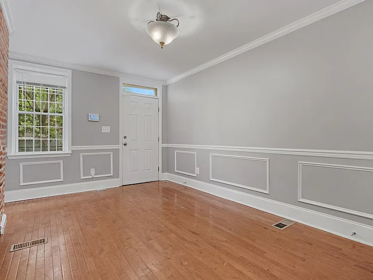 104 S Carrollton Ave — Photo 5