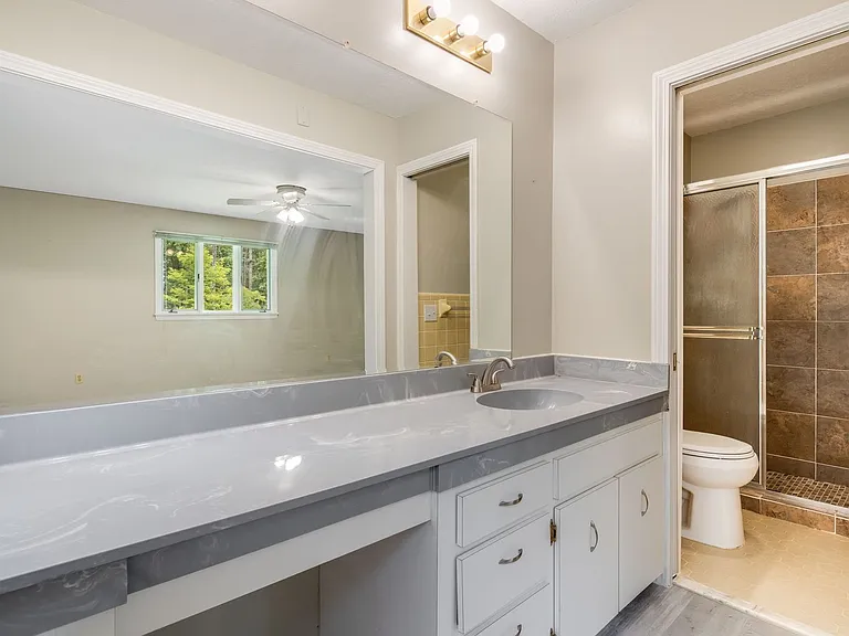 102 Arbor Ln — Photo 31