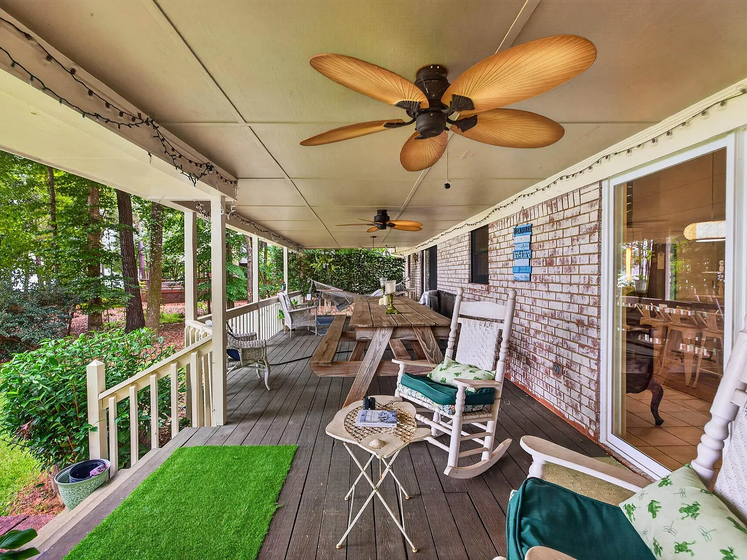 3 bed, 2.0 bath, 1504 sqft, $3,200 — Photo 3