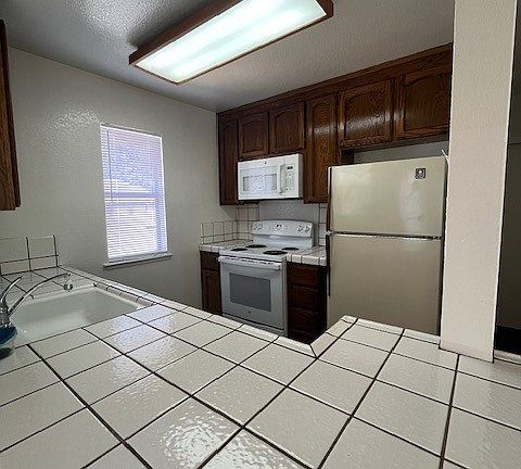 3rd image of 538 Ironwood Ter APT 5