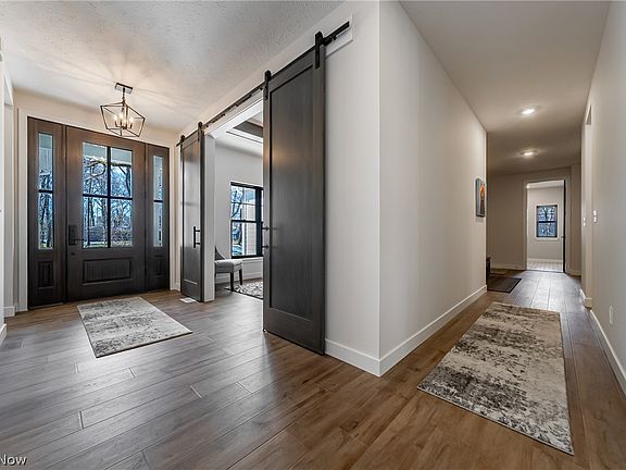 3rd image of 23425 Bryden Rd