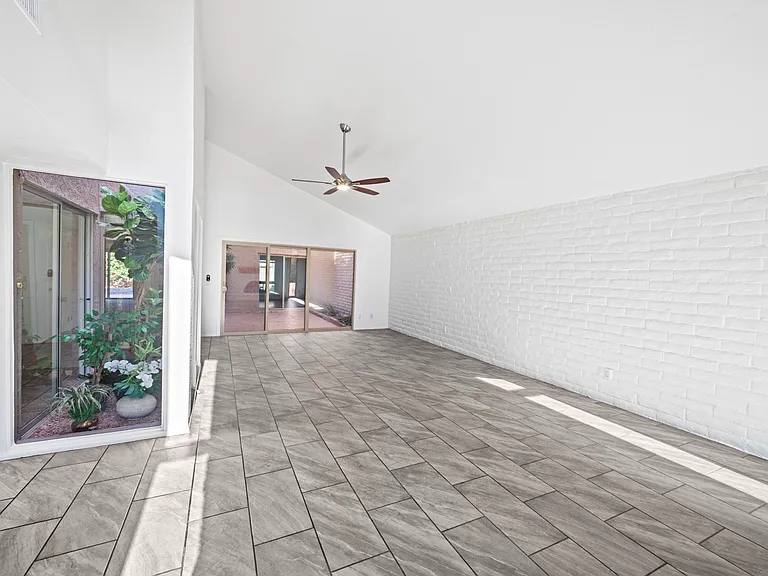 5733 N Camino De Las Estrellas — Photo 7