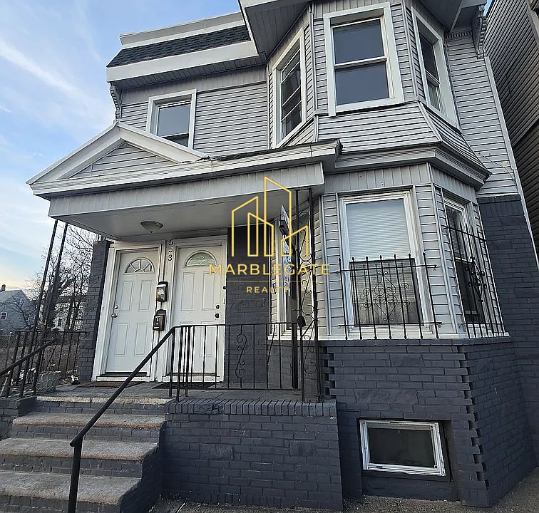 1st image of 553 S Orange Ave #22