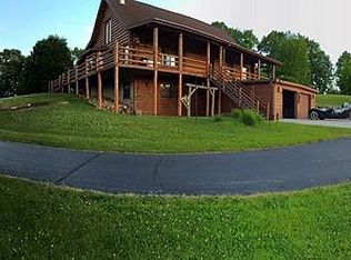 3986 Lakeland Rd, Saukville, WI 53080