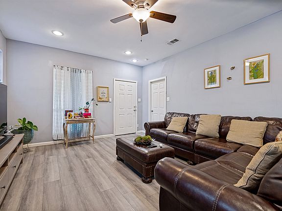 4th image of 4411 Rosine Ave
