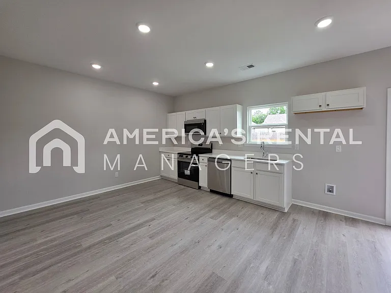 87 Park Dr S — Photo 12