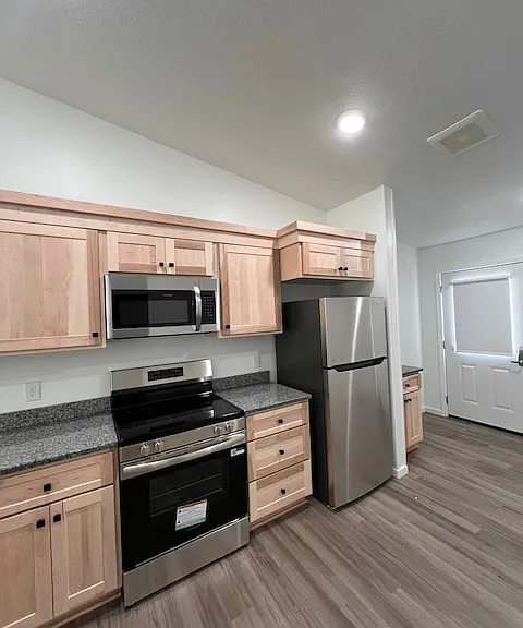 220 S Taylor St — Photo 4