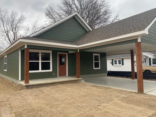 703 NW 2nd St, Walnut Ridge, AR 72476