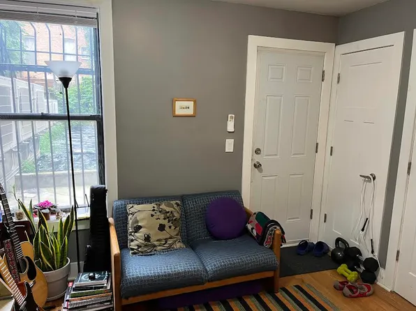 377 Jefferson Avenue image 1 of 10