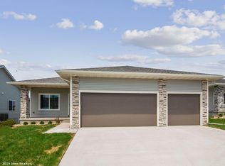45 SE Pembrooke Ln, Waukee, IA 50263