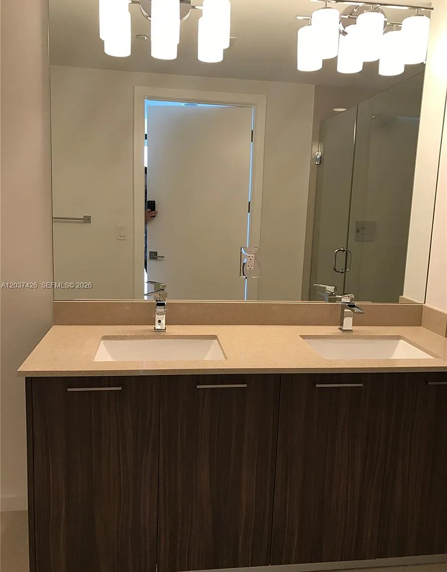 5300 Paseo — Photo 4