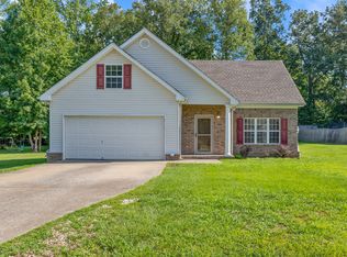 15 Hickory Ln, Dickson, TN 37055