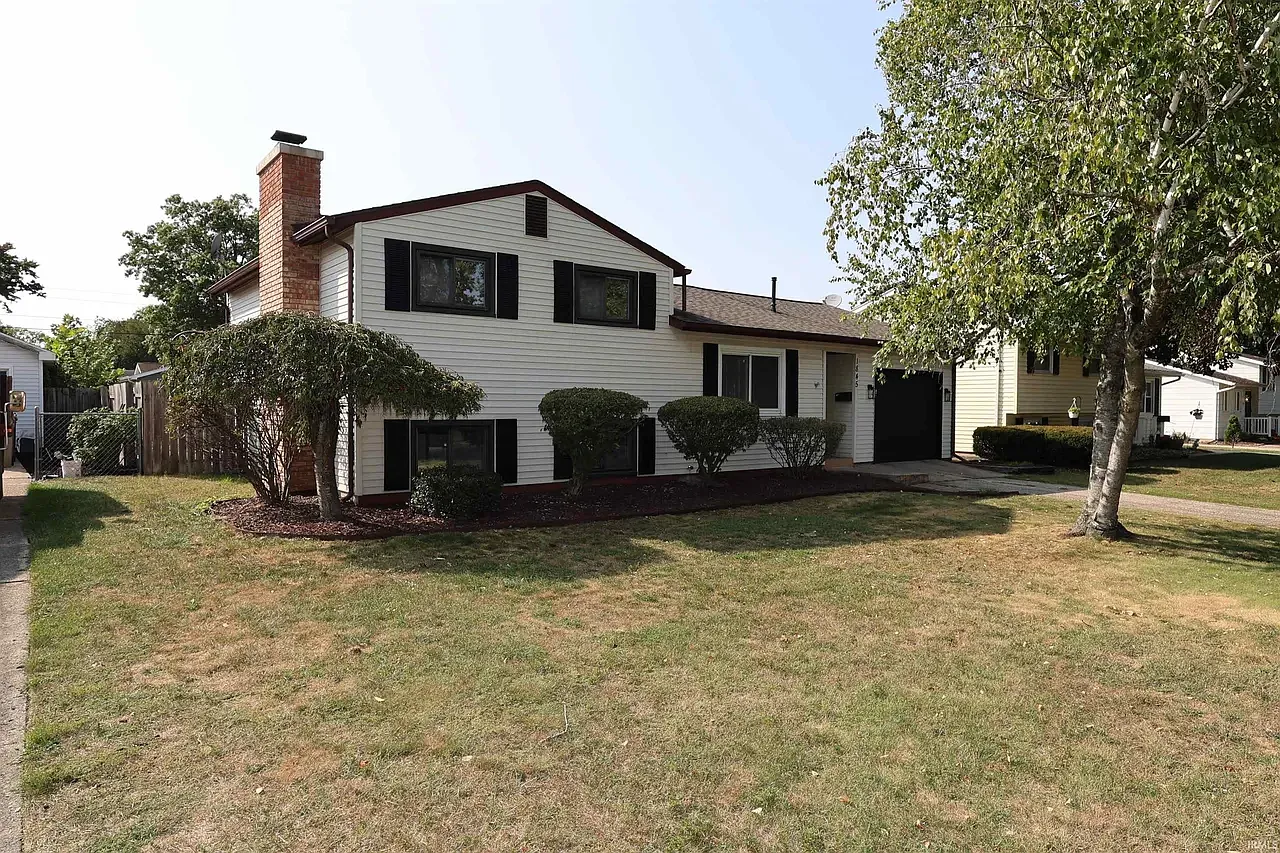 4 bed, 1400 sqft, $3,796 — Photo 1