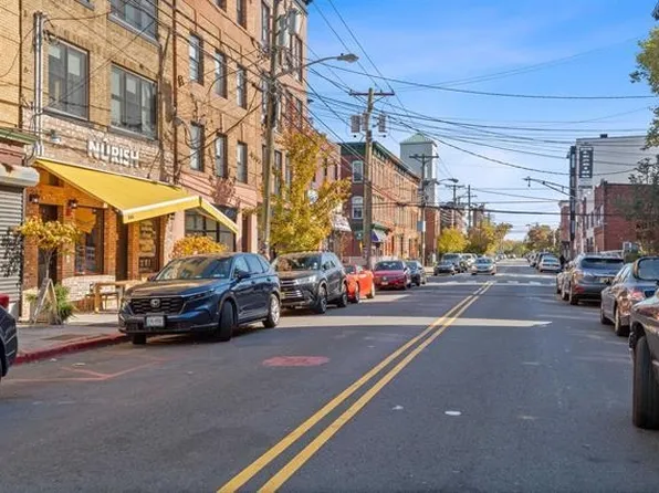 114 Oak Street image 38 of 41