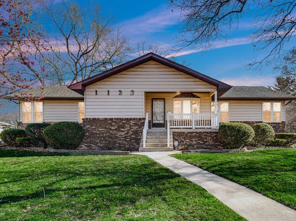 1123 E Miller St, Griffith, IN 46319
