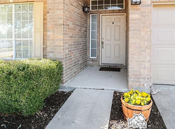 3rd image of 8125 Keechi Creek Ct