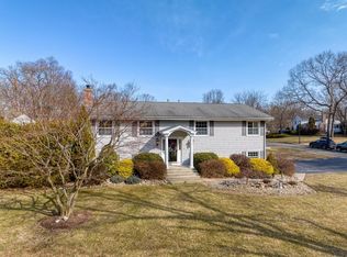 684 Maple Rd, Longmeadow, MA 01106