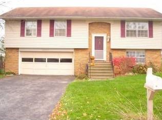 5360 Vineyard Dr, Clay, NY 13041