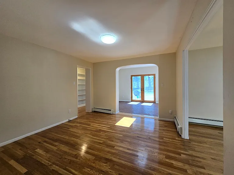 4557 Trinity Dr — Photo 9
