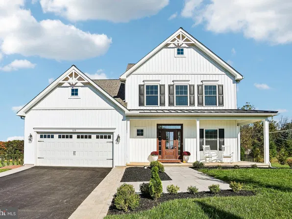 123 Evergreen Dr, Oxford, PA 19363