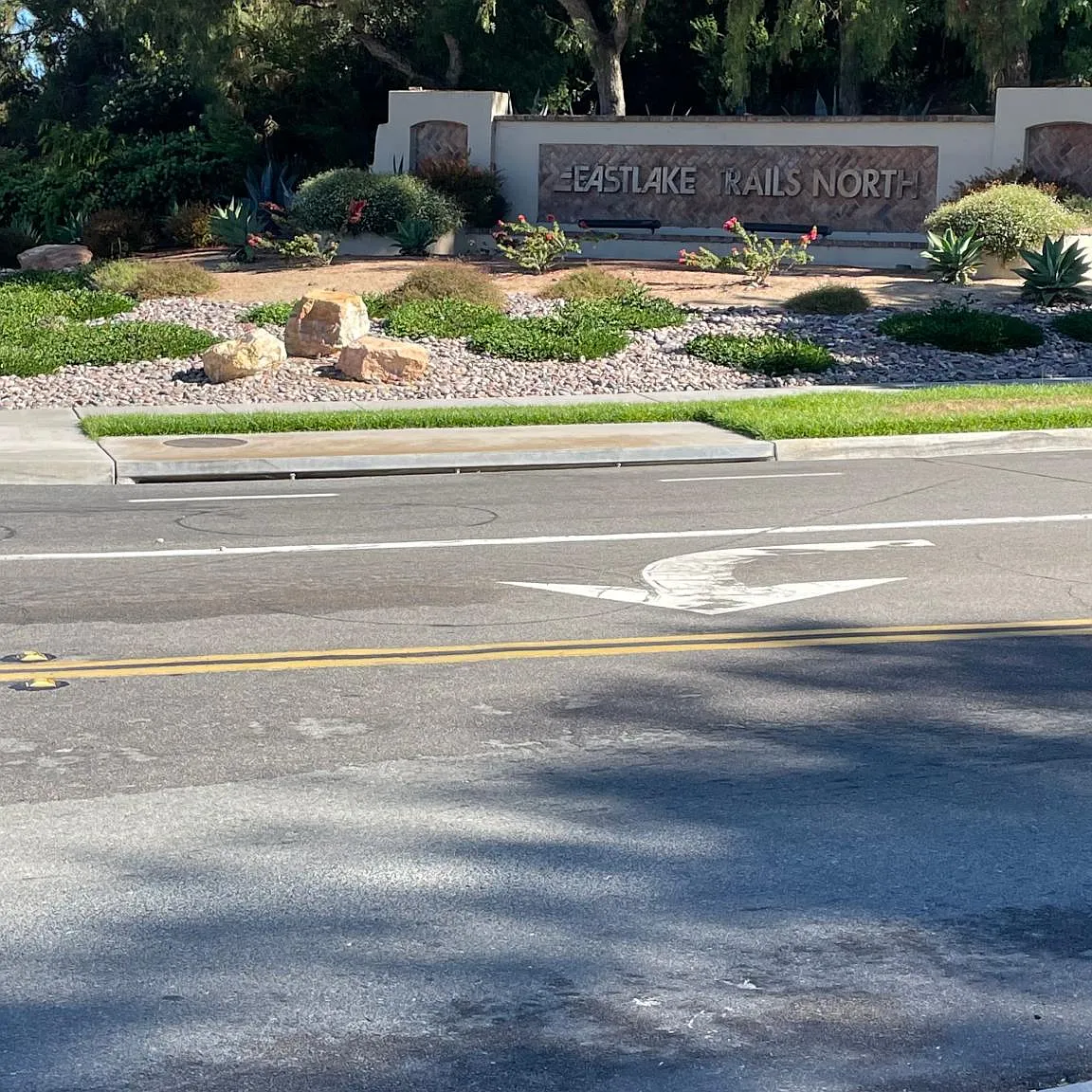 973 Yosemite Dr — Photo 4