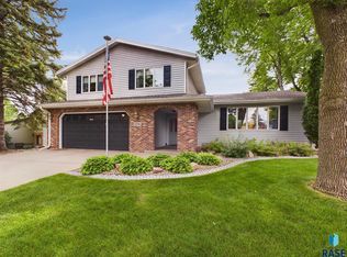 4708 S Briarwood Ave, Sioux Falls, SD 57103
