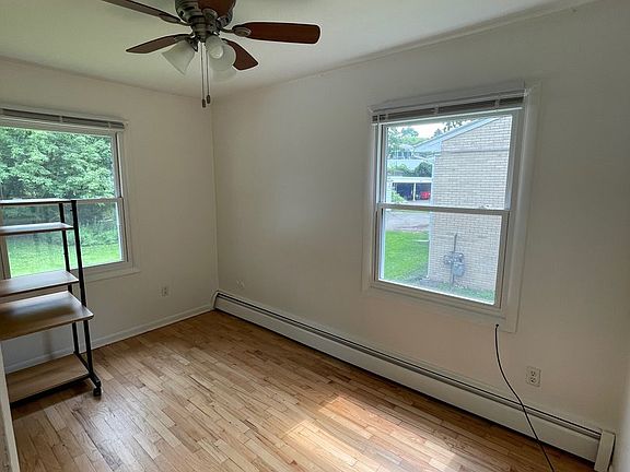 3rd image of 809 Carrier Creek Blvd NE #4