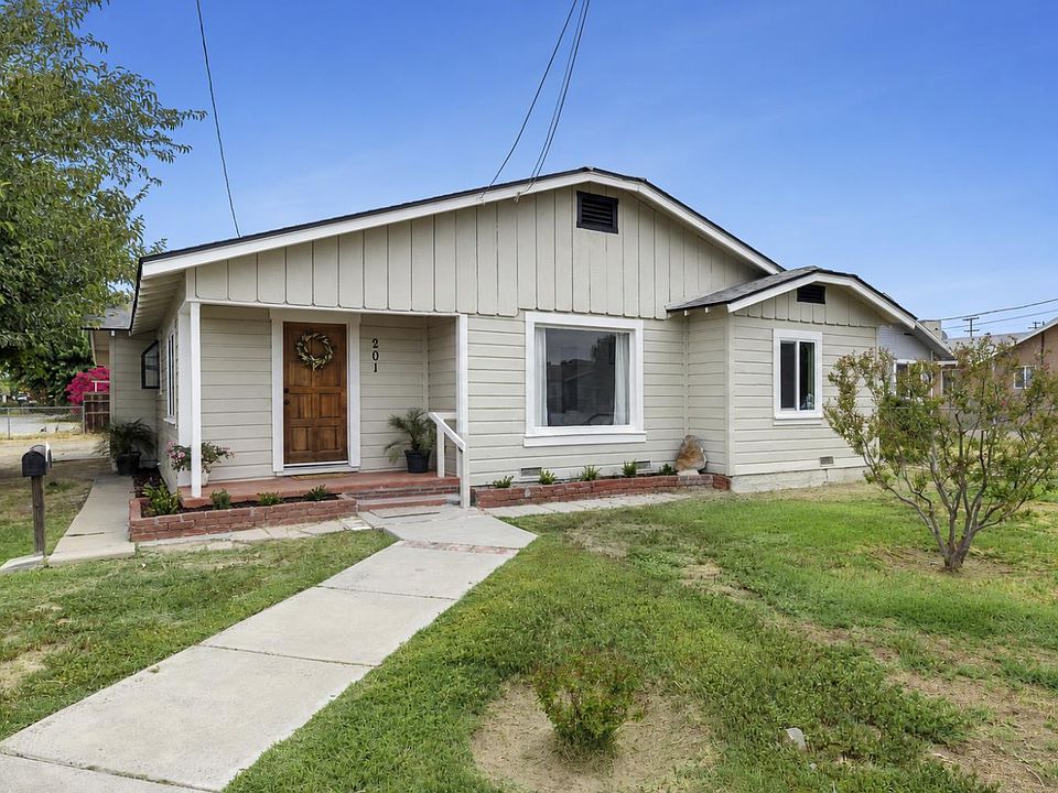 1st image of 201 E Stanislaus St